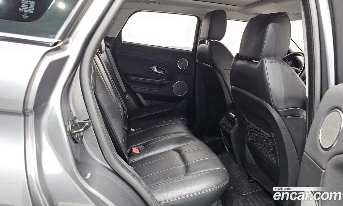 Land Rover Range Rover Evoque 2019 2.0 автомат (гидро), фото 17 Land Rover Range Rover Evoque 2019 2.0 автомат (гидро), фото 17