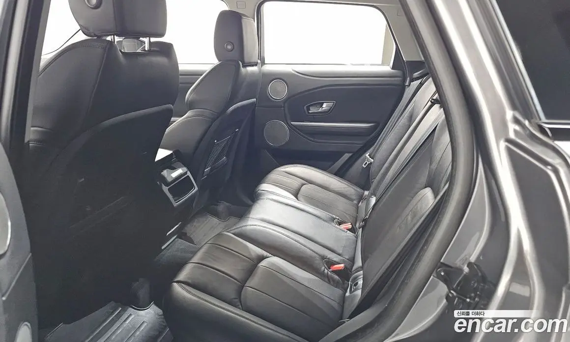 Land Rover Range Rover Evoque 2019 2.0 автомат (гидро), фото 26 Land Rover Range Rover Evoque 2019 2.0 автомат (гидро), фото 26