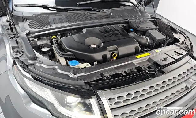 Land Rover Range Rover Evoque 2019 2.0 автомат (гидро), миниатюра 6 Land Rover Range Rover Evoque 2019 2.0 автомат (гидро), миниатюра 6
