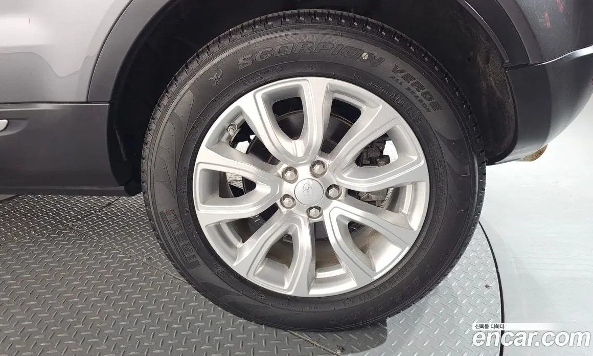 Land Rover Range Rover Evoque 2019 2.0 автомат (гидро), фото 7 Land Rover Range Rover Evoque 2019 2.0 автомат (гидро), фото 7