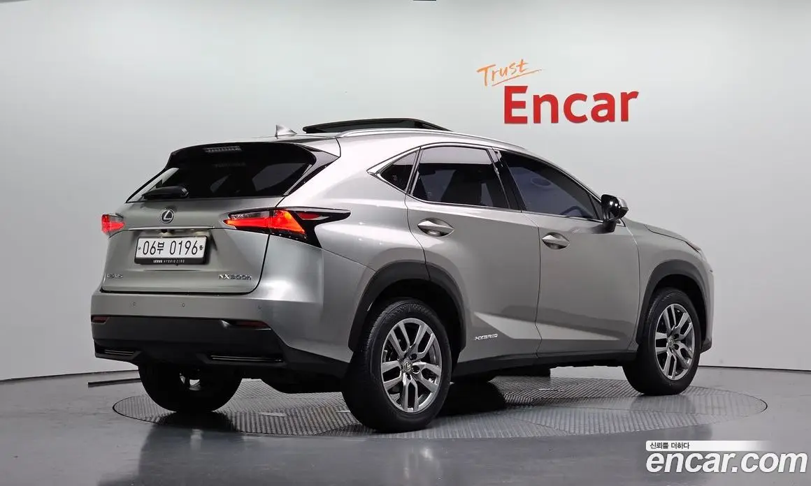 Lexus NX 2016 2.5 автомат (гидро), фото 1 Lexus NX 2016 2.5 автомат (гидро), фото 1