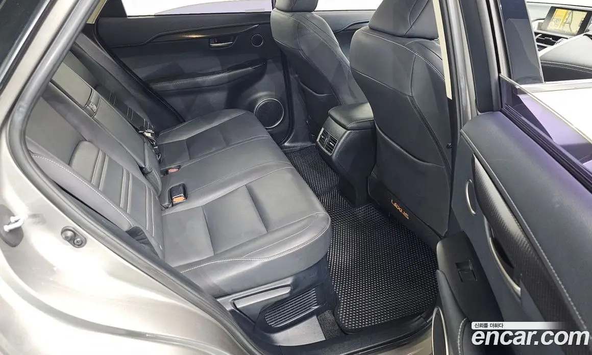 Lexus NX 2016 2.5 автомат (гидро), фото 16 Lexus NX 2016 2.5 автомат (гидро), фото 16