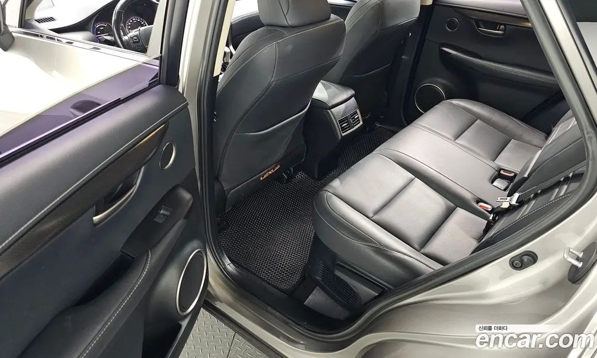 Lexus NX 2016 2.5 автомат (гидро), фото 17 Lexus NX 2016 2.5 автомат (гидро), фото 17