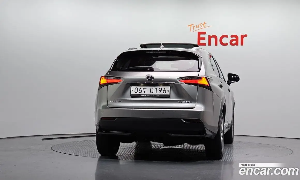 Lexus NX 2016 2.5 автомат (гидро), фото 3 Lexus NX 2016 2.5 автомат (гидро), фото 3