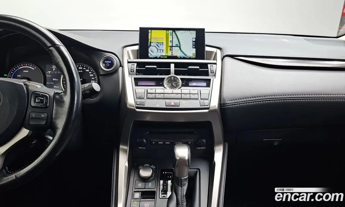 Lexus NX 2016 2.5 автомат (гидро), фото 21 Lexus NX 2016 2.5 автомат (гидро), фото 21