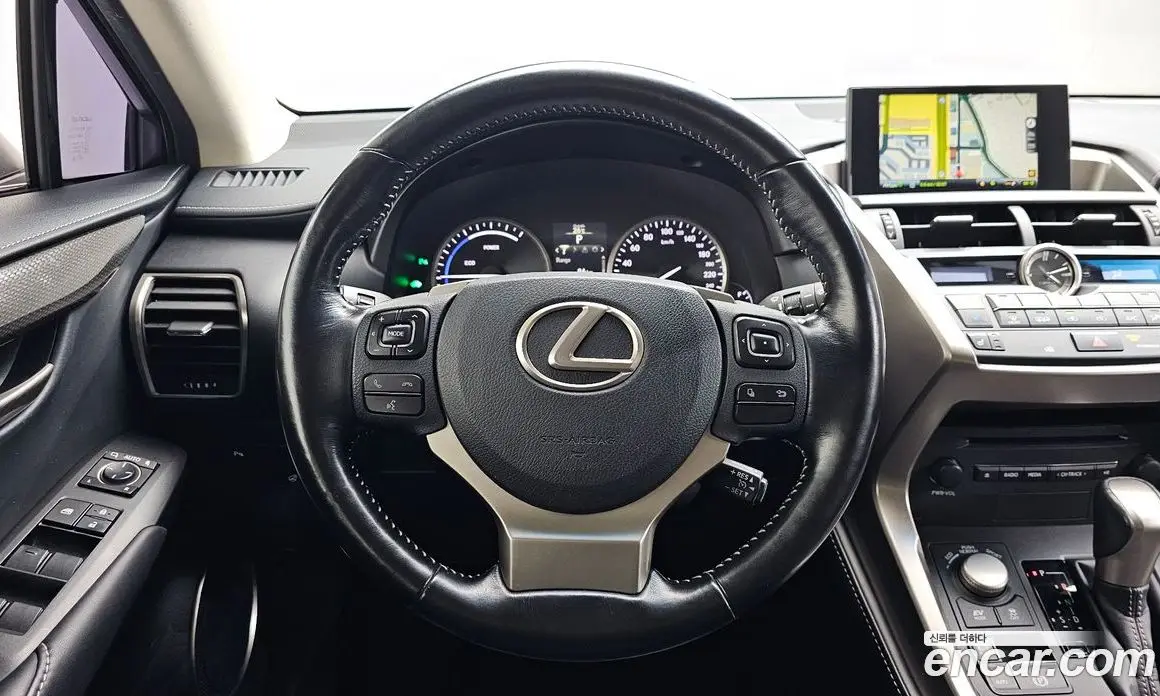 Lexus NX 2016 2.5 автомат (гидро), фото 22 Lexus NX 2016 2.5 автомат (гидро), фото 22