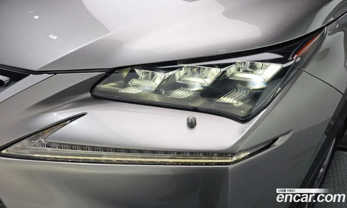 Lexus NX 2016 2.5 автомат (гидро), фото 7 Lexus NX 2016 2.5 автомат (гидро), фото 7