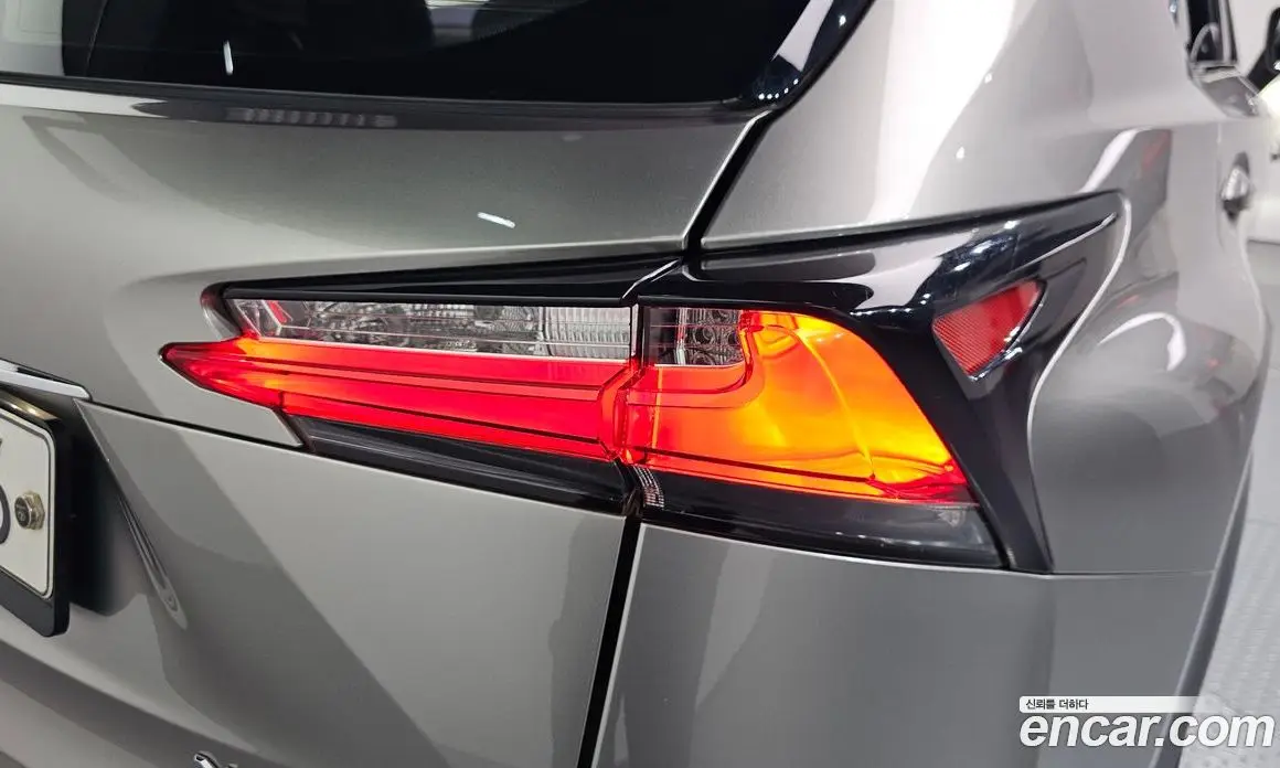 Lexus NX 2016 2.5 автомат (гидро), фото 8 Lexus NX 2016 2.5 автомат (гидро), фото 8