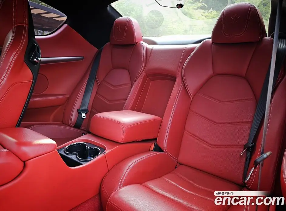 Maserati GranTurismo 2012 4.7 автомат (гидро), фото 11 Maserati GranTurismo 2012 4.7 автомат (гидро), фото 11