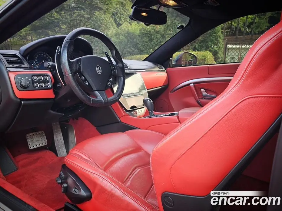 Maserati GranTurismo 2012 4.7 автомат (гидро), фото 8 Maserati GranTurismo 2012 4.7 автомат (гидро), фото 8