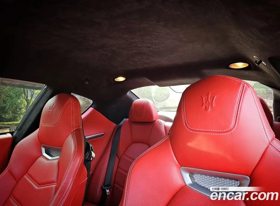 Maserati GranTurismo 2012 4.7 автомат (гидро), фото 10 Maserati GranTurismo 2012 4.7 автомат (гидро), фото 10
