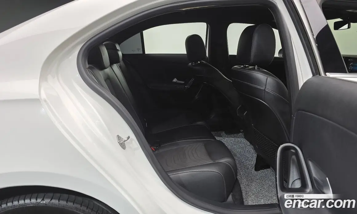 Mercedes-Benz A-Class 2020 2.0 автомат (гидро), фото 11