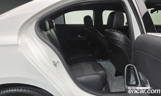 Mercedes-Benz A-Class 2020 2.0 автомат (гидро), миниатюра 11