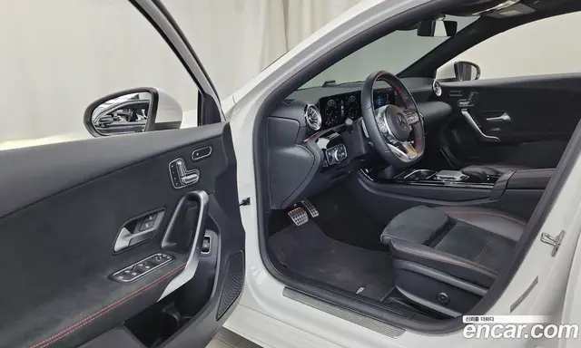 Mercedes-Benz A-Class 2022 2.0 автомат (гидро), миниатюра 10 Mercedes-Benz A-Class 2022 2.0 автомат (гидро), миниатюра 10