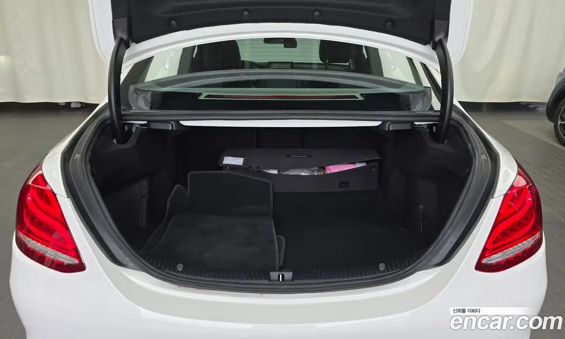 Mercedes-Benz C-Class 2016 2.1 автомат (гидро), фото 20 Mercedes-Benz C-Class 2016 2.1 автомат (гидро), фото 20