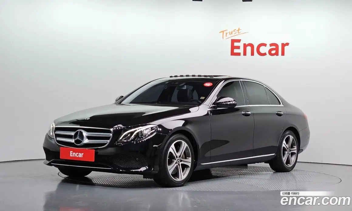 Mercedes-Benz E-Class 2018 2.0 автомат (гидро), фото 1 Mercedes-Benz E-Class 2018 2.0 автомат (гидро), фото 1