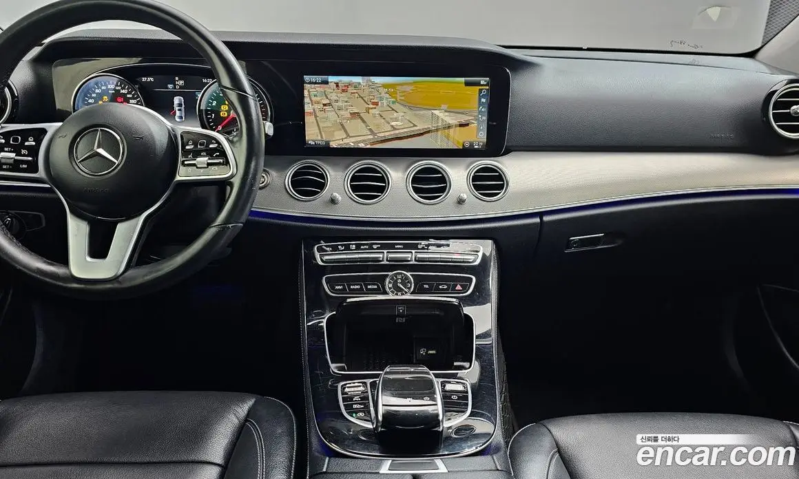 Mercedes-Benz E-Class 2018 2.0 автомат (гидро), фото 17 Mercedes-Benz E-Class 2018 2.0 автомат (гидро), фото 17