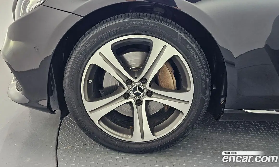 Mercedes-Benz E-Class 2018 2.0 автомат (гидро), фото 5 Mercedes-Benz E-Class 2018 2.0 автомат (гидро), фото 5