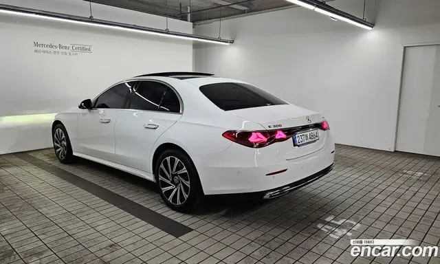 Mercedes-Benz E-Class 2024 2.0 автомат (гидро), миниатюра 2 Mercedes-Benz E-Class 2024 2.0 автомат (гидро), миниатюра 2