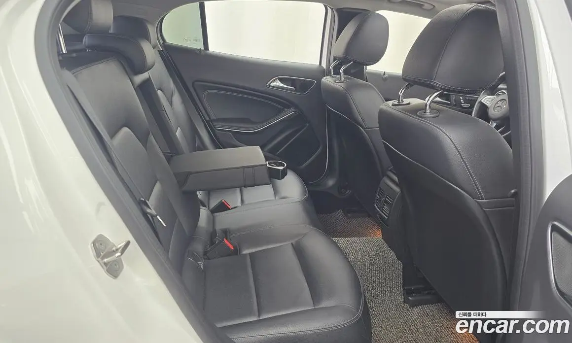 Mercedes-Benz GLA-Class 2018 2.0 автомат (гидро), фото 17