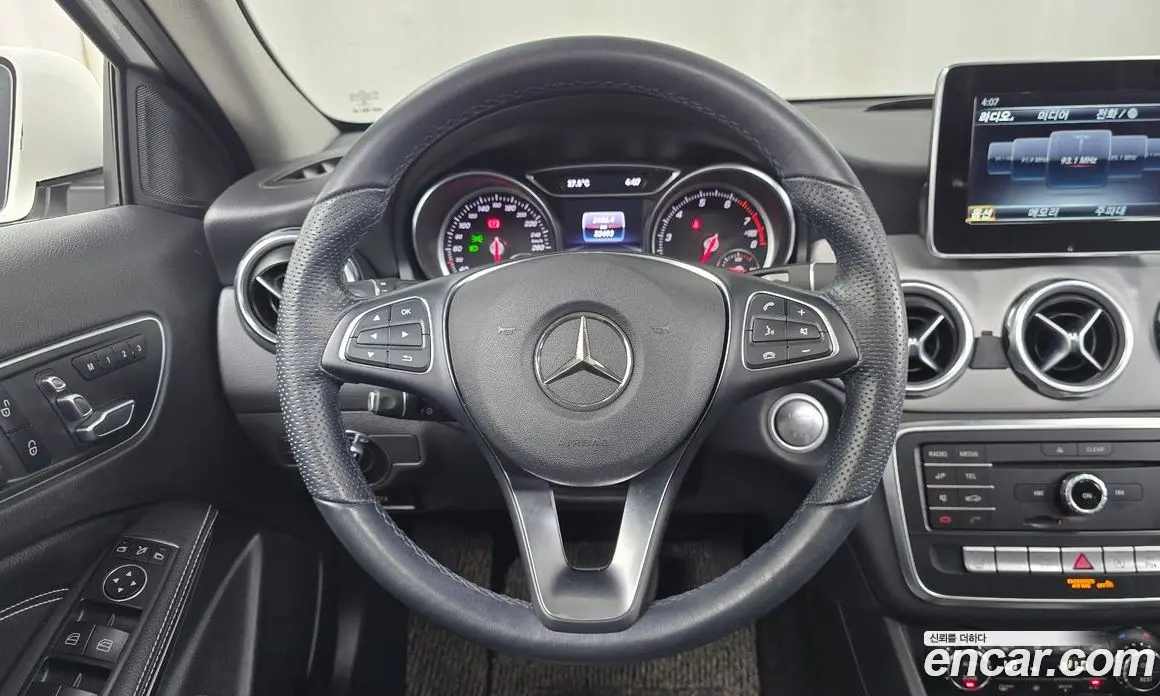 Mercedes-Benz GLA-Class 2018 2.0 автомат (гидро), фото 18