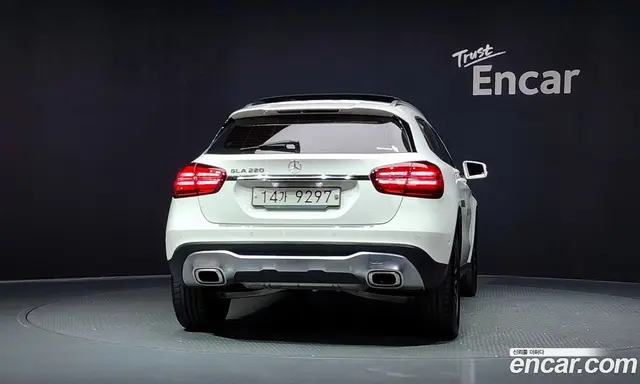 Mercedes-Benz GLA-Class 2018 2.0 автомат (гидро), миниатюра 4