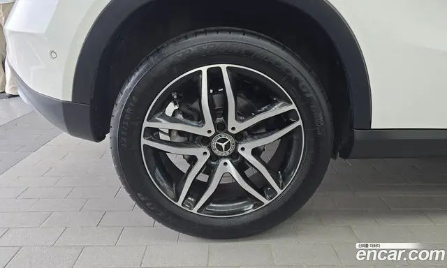 Mercedes-Benz GLA-Class 2018 2.0 автомат (гидро), миниатюра 5