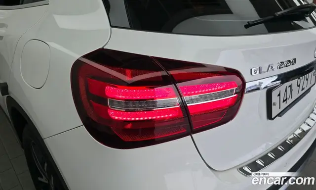 Mercedes-Benz GLA-Class 2018 2.0 автомат (гидро), миниатюра 9