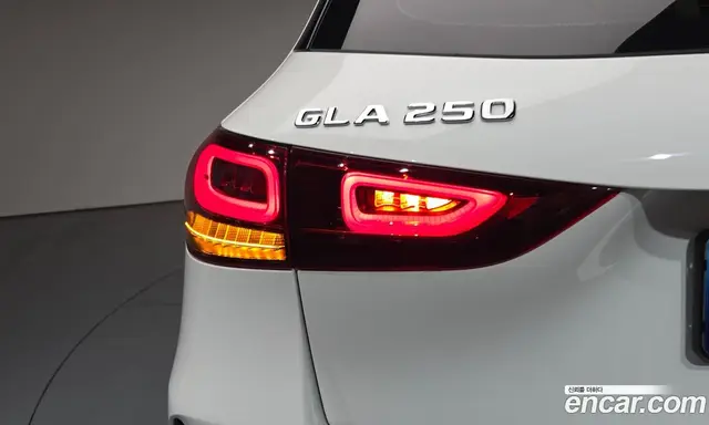 Mercedes-Benz GLA-Class 2021 2.0 автомат (гидро), миниатюра 8 Mercedes-Benz GLA-Class 2021 2.0 автомат (гидро), миниатюра 8