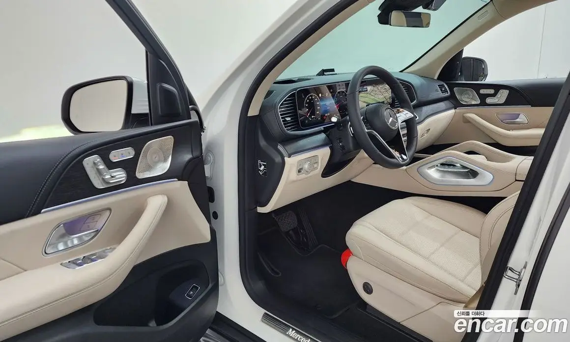 Mercedes-Benz GLE-Class 2026 2.0 автомат (гидро), фото 13 Mercedes-Benz GLE-Class 2026 2.0 автомат (гидро), фото 13