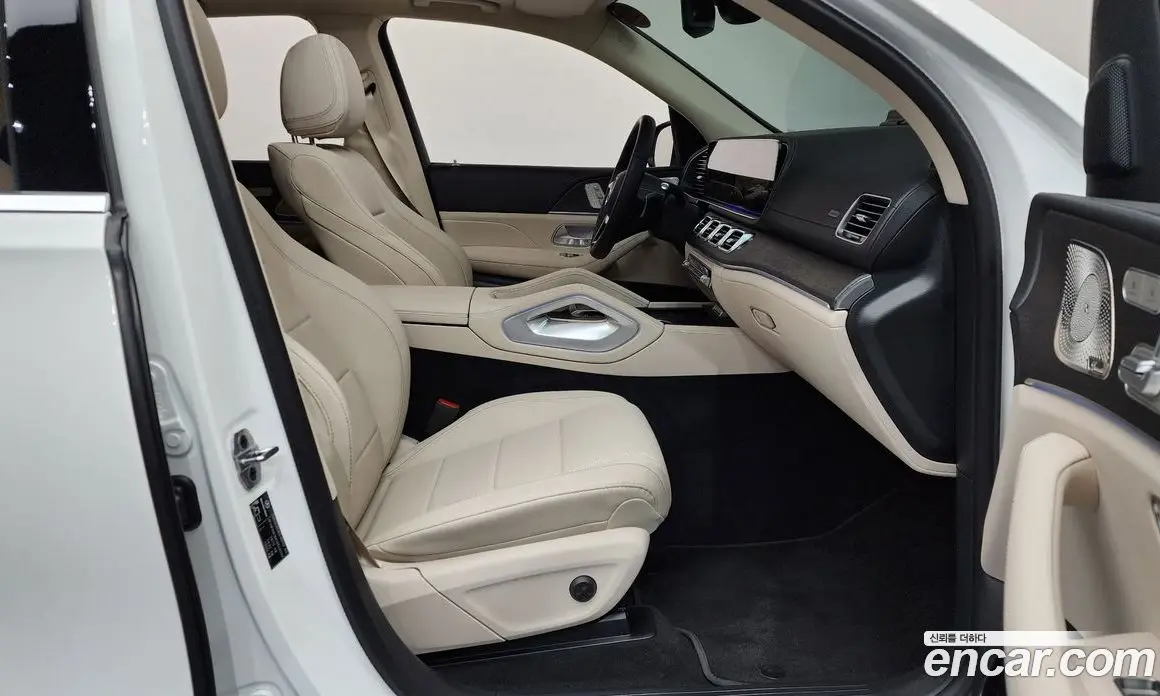 Mercedes-Benz GLE-Class 2026 2.0 автомат (гидро), фото 16 Mercedes-Benz GLE-Class 2026 2.0 автомат (гидро), фото 16