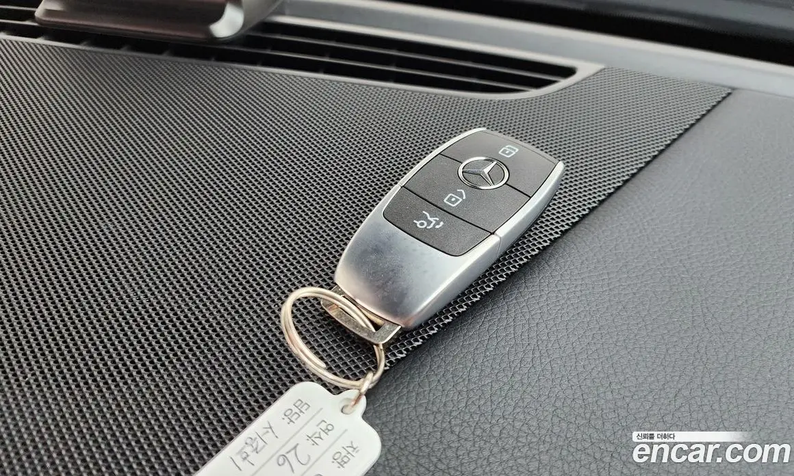Mercedes-Benz GLE-Class 2026 2.0 автомат (гидро), фото 34 Mercedes-Benz GLE-Class 2026 2.0 автомат (гидро), фото 34