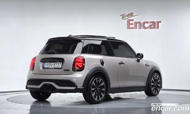 Mini Cooper 2022 2.0 автомат (гидро), миниатюра 1 Mini Cooper 2022 2.0 автомат (гидро), миниатюра 1
