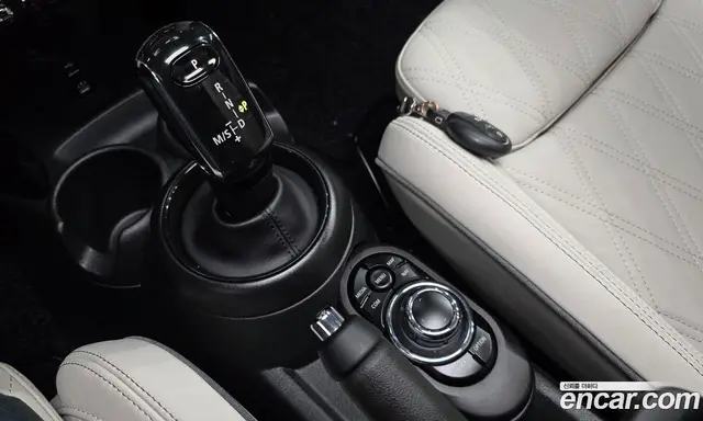 Mini Cooper 2023 2.0 автомат (гидро), миниатюра 9