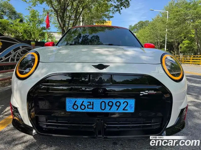 Mini Cooper 2025 0.1 автомат (гидро), миниатюра 3 Mini Cooper 2025 0.1 автомат (гидро), миниатюра 3