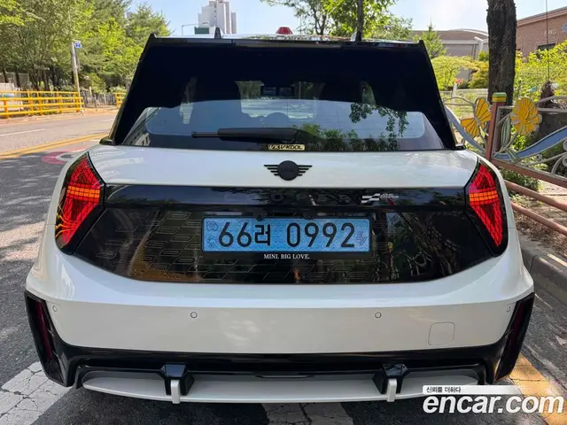 Mini Cooper 2025 0.1 автомат (гидро), миниатюра 4 Mini Cooper 2025 0.1 автомат (гидро), миниатюра 4