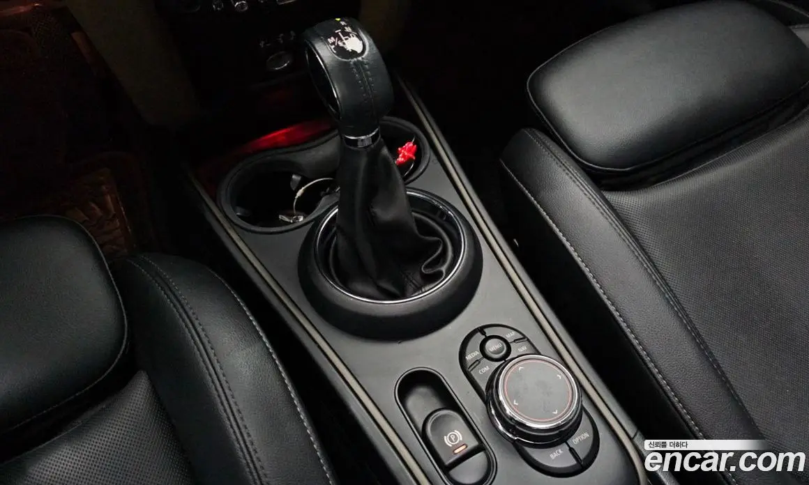 Mini Countryman 2018 2.0 автомат (гидро), фото 11 Mini Countryman 2018 2.0 автомат (гидро), фото 11