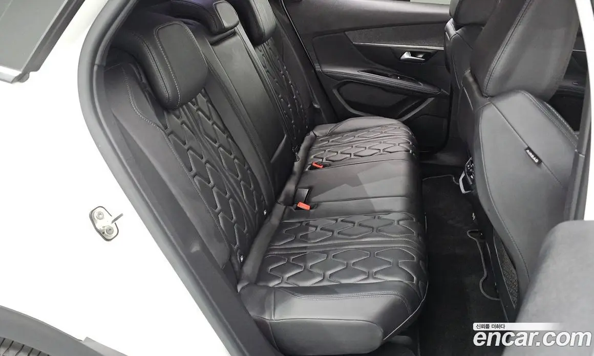 Peugeot 3008 2024 1.2 автомат (гидро), фото 17