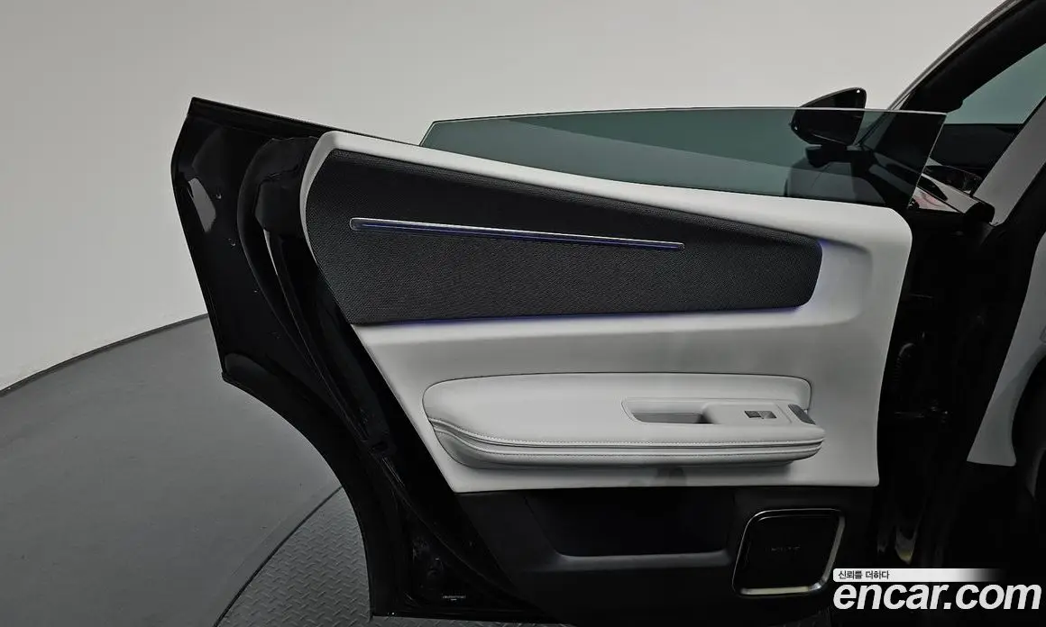 Polestar Polestar 4 2025 0.2 автомат (гидро), фото 15 Polestar Polestar 4 2025 0.2 автомат (гидро), фото 15