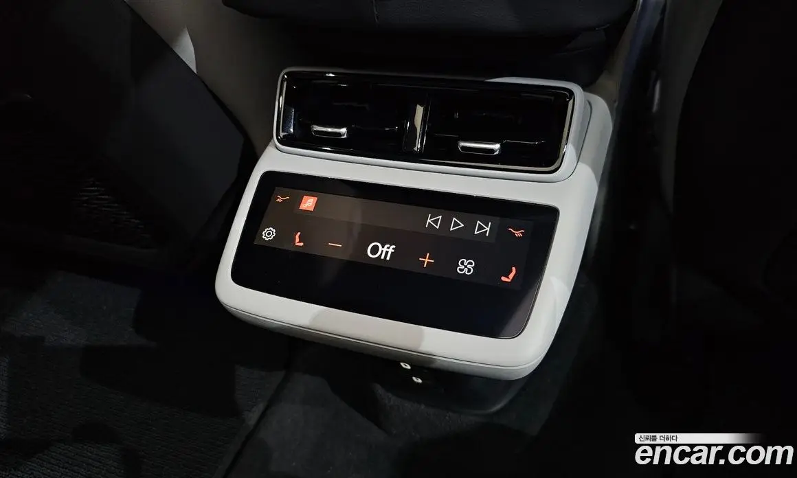 Polestar Polestar 4 2025 0.2 автомат (гидро), фото 25 Polestar Polestar 4 2025 0.2 автомат (гидро), фото 25