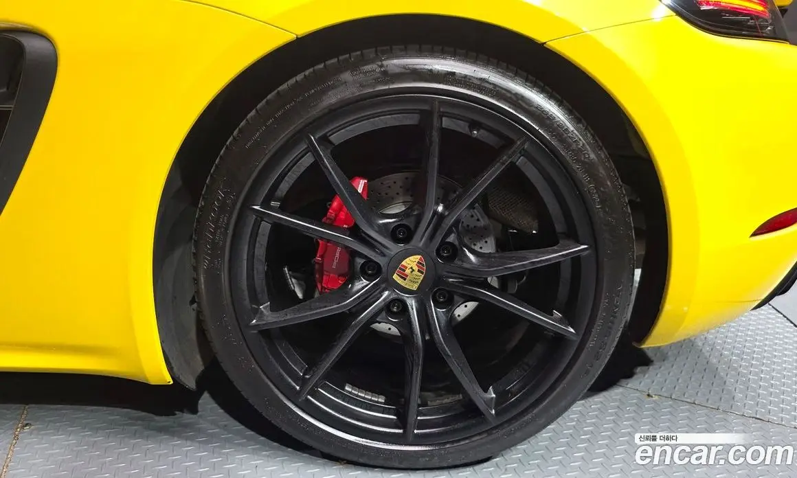 Porsche 718 2018 2.5 автомат (гидро), фото 6 Porsche 718 2018 2.5 автомат (гидро), фото 6