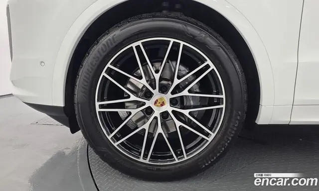 Porsche Cayenne 2024 3.0 автомат (гидро), миниатюра 5