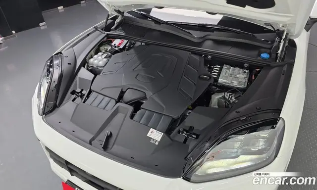 Porsche Cayenne 2024 3.0 автомат (гидро), миниатюра 6