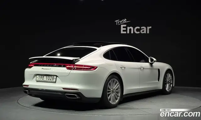 Porsche Panamera 2018 3.0 автомат (гидро), миниатюра 2 Porsche Panamera 2018 3.0 автомат (гидро), миниатюра 2
