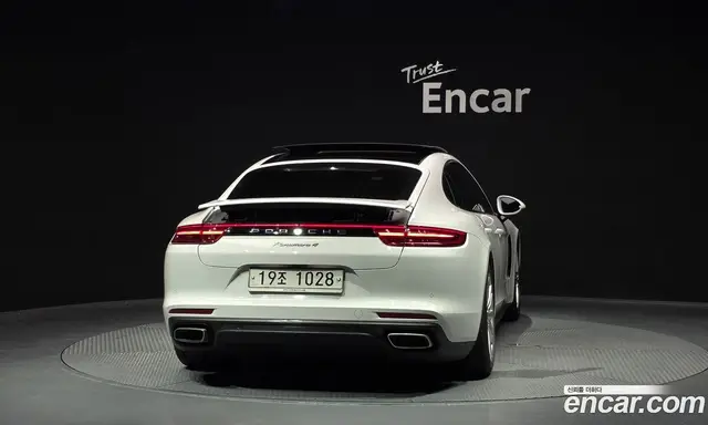 Porsche Panamera 2018 3.0 автомат (гидро), миниатюра 4 Porsche Panamera 2018 3.0 автомат (гидро), миниатюра 4