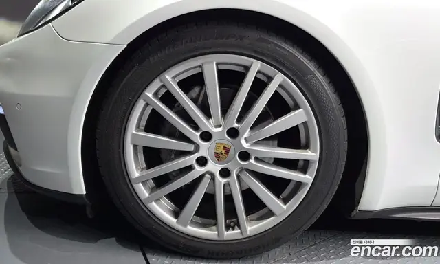 Porsche Panamera 2018 3.0 автомат (гидро), миниатюра 5 Porsche Panamera 2018 3.0 автомат (гидро), миниатюра 5