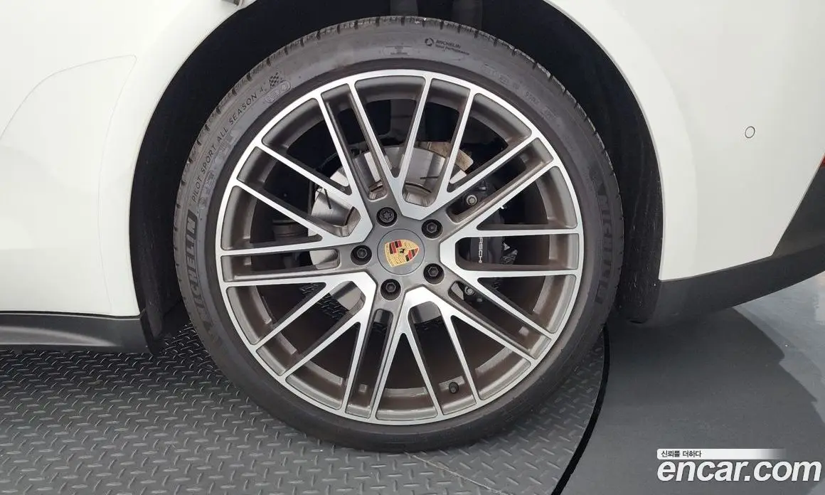 Porsche Panamera 2024 2.9 автомат (гидро), фото 7 Porsche Panamera 2024 2.9 автомат (гидро), фото 7
