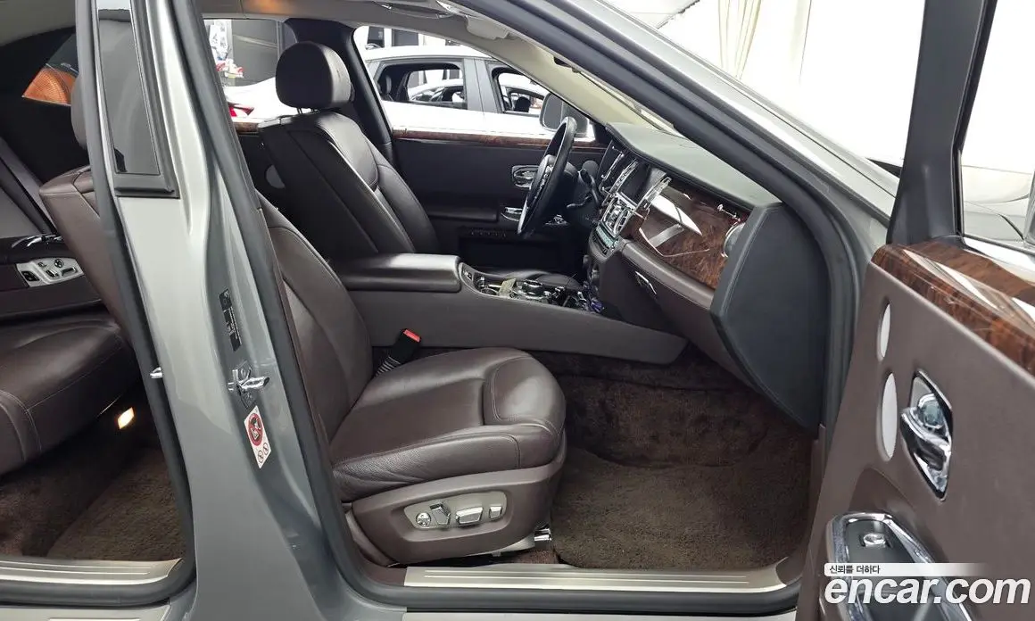 Rolls-Royce Ghost 2015 6.6 автомат (гидро), фото 11 Rolls-Royce Ghost 2015 6.6 автомат (гидро), фото 11