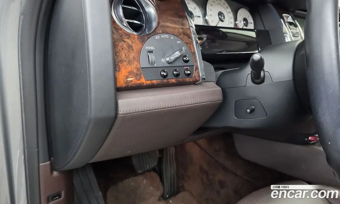 Rolls-Royce Ghost 2015 6.6 автомат (гидро), фото 16 Rolls-Royce Ghost 2015 6.6 автомат (гидро), фото 16