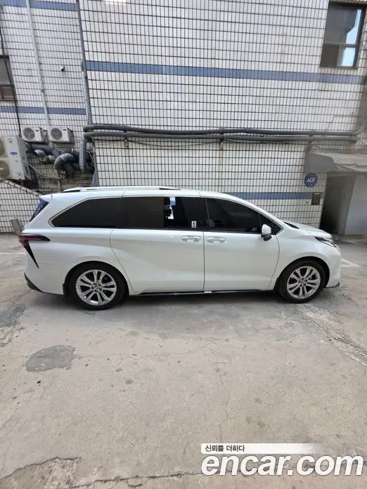 Toyota Sienna 2022 2.5 автомат (гидро), миниатюра 10 Toyota Sienna 2022 2.5 автомат (гидро), миниатюра 10